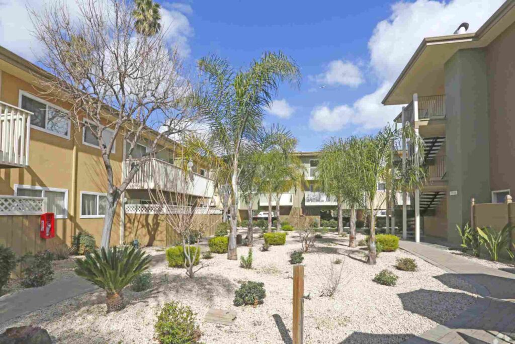 1929 Crisanto Ave mountain view
