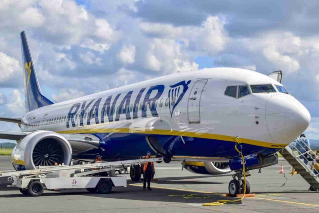 How to Travel Europe Cheaply Using Regional Airlines